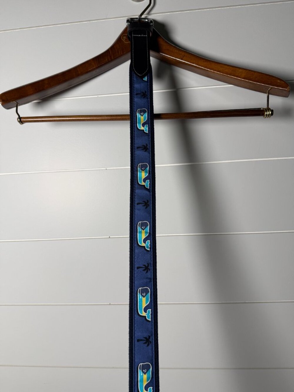 Vineyard Vines Navy Yellow Aqua Whale Palmtree with Dk Brown Leather Belt Sz 40